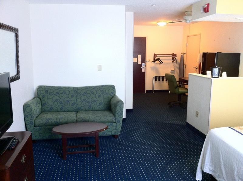 Studios And Suites 4 Less - Gum Road Chesapeake Habitación foto